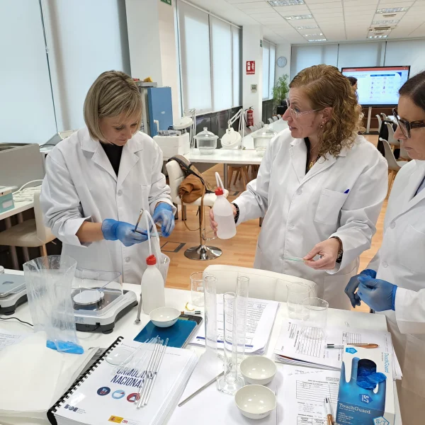 4 Laboratorio Farmacia Alum 2º descrip copia