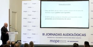 Lee más sobre el artículo Hipoacusia Infantil: Por qué la detección temprana es el mejor regalo para el futuro de un niño