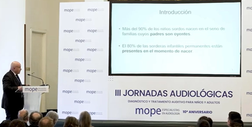 Lee más sobre el artículo Hipoacusia Infantil: Por qué la detección temprana es el mejor regalo para el futuro de un niño